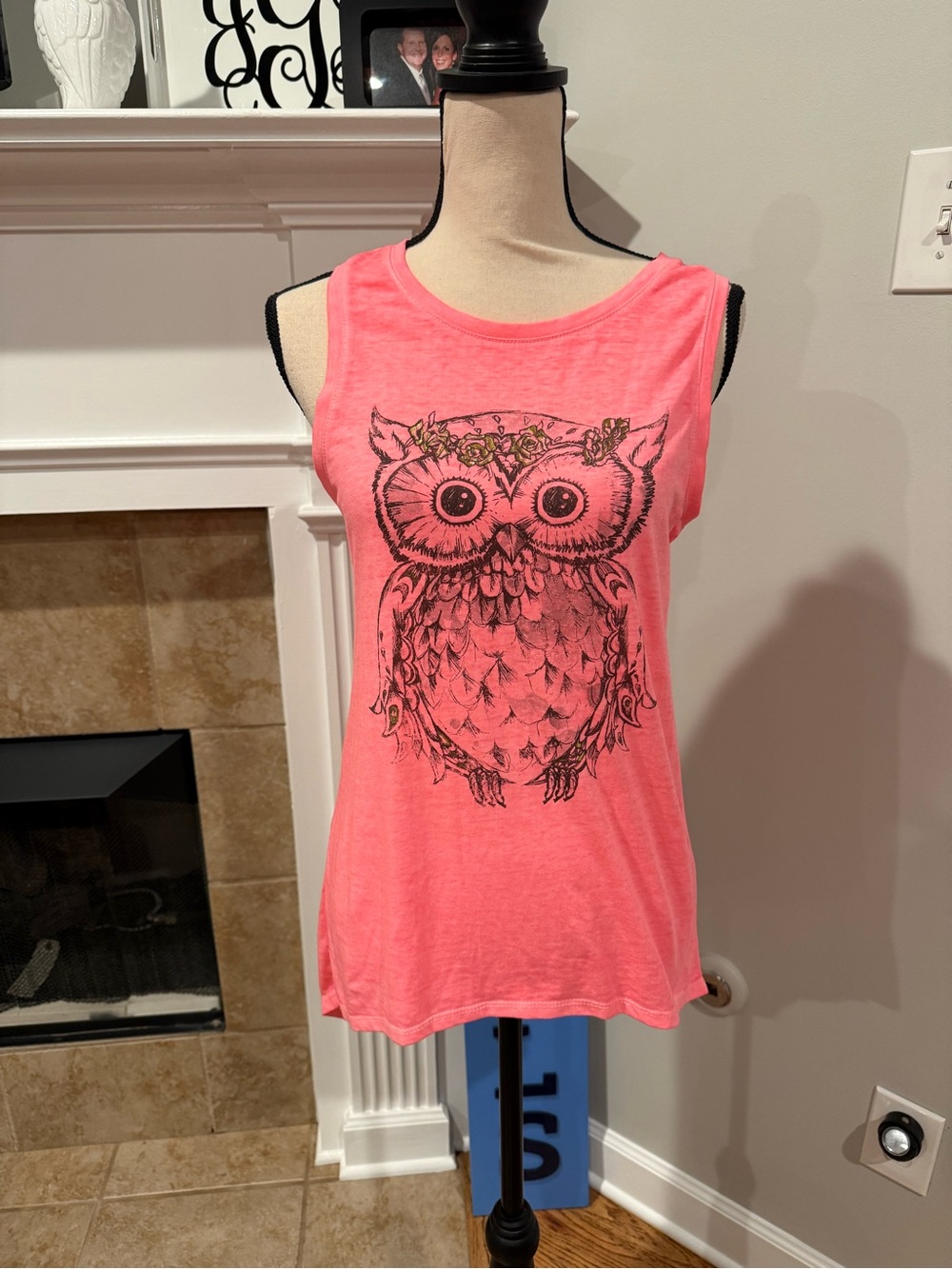 GORGEOUS NWT Fifth Sun Coral Pink Owl Graphic Tank Top
